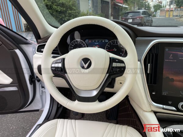 Độ nội thất Maybach cho xe Vinfast Lux A độ nội thất Maybach vô lăng bọc da nhẹ nhàng