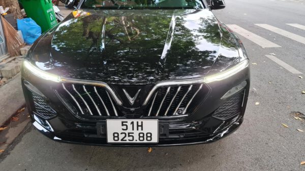 Mặt galang Vinfast Lux A mẫu Maserati mạ Crom