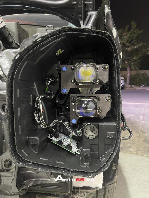 Độ đèn Hyundai Creta Cấu hình 4 Bi LED X-Light F+ PRO + Bi LASER X-Light F+ ULTRA đang thi công