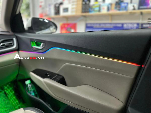 LED nội thất Hyundai Accent V3 lắp vị trí cửa