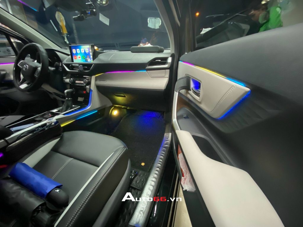 LED nội thất Toyota Veloz V3 vị trí gầm ghế