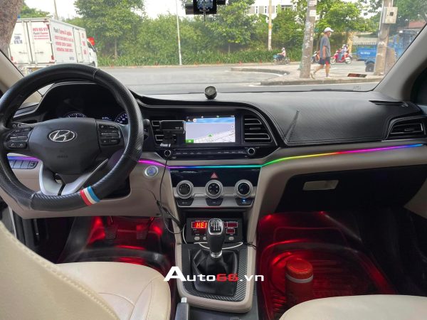 LED nội thất Hyundai Elantra 2019 V3 vị trí taplo