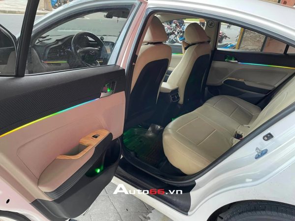 LED nội thất Hyundai Elantra 2019 V3 vị trí cửa sau