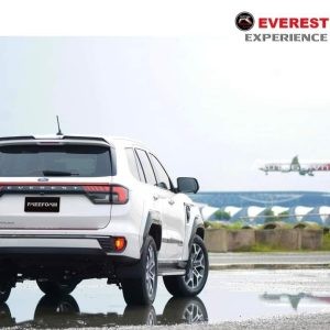 Body Ford Everest Freeform - Thái Lan nhìn từ phía sau
