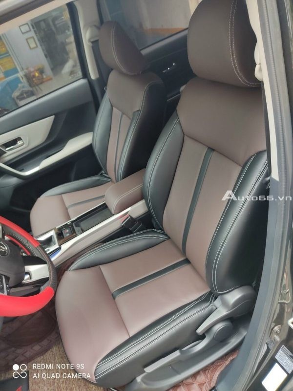 Bọc ghế da Toyota Veloz mẫu da đen nâu đơn giản