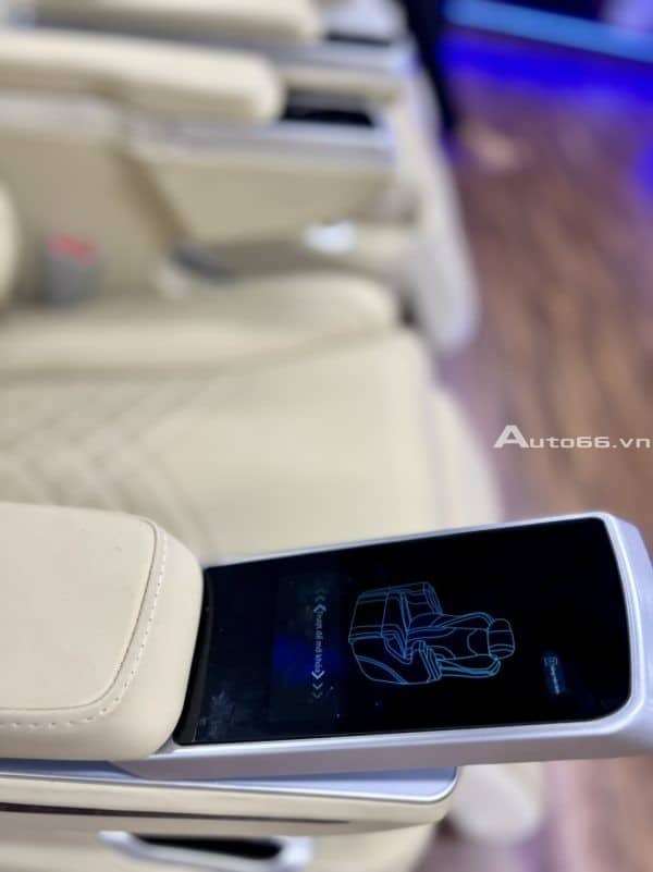 Mẫu ghế Limousine cho các dòng xe MPV và SUV mới nhất màn hình cảm ứng tiếng Việt