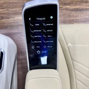 Ghế Limousine màn hình cảm ứng tiếng Việt